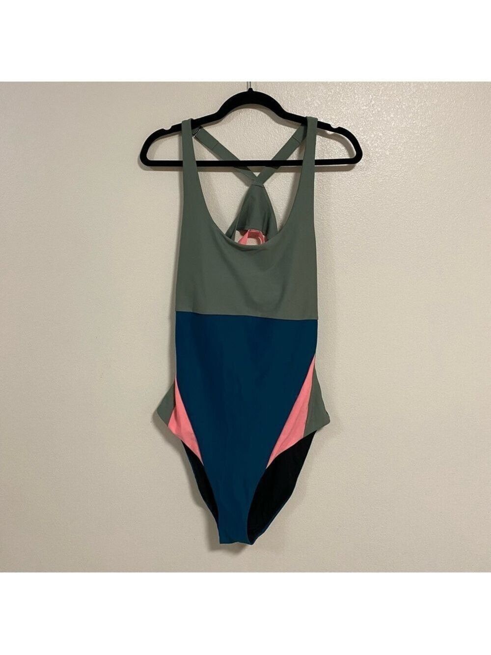 Title Nine Swimsuit Women’s Size XL Green Pink Blue Tideturn One Piece Swim Suit